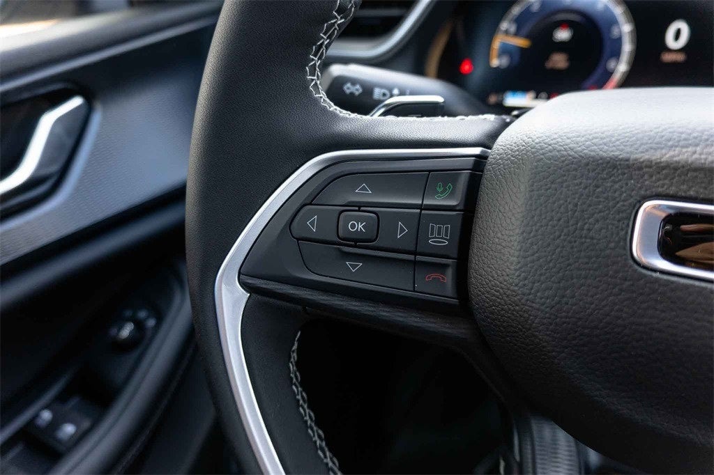 2025 Jeep Grand Cherokee GRAND CHEROKEE L LAREDO X 4X2