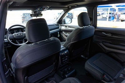 2025 Jeep Grand Cherokee GRAND CHEROKEE L LAREDO X 4X2