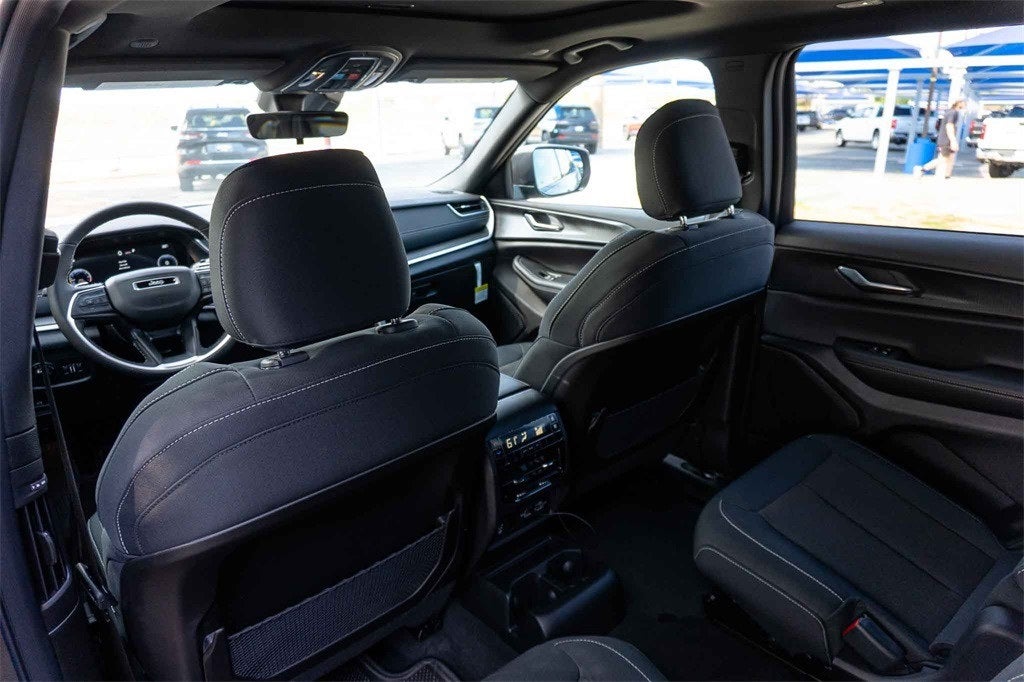 2025 Jeep Grand Cherokee GRAND CHEROKEE L LAREDO X 4X2