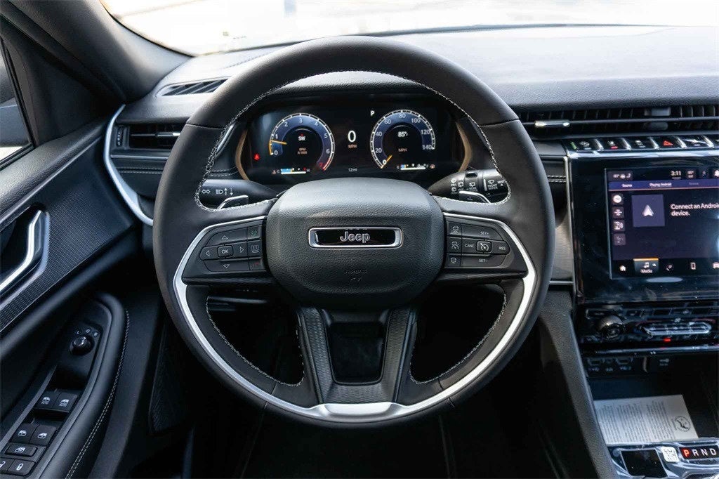 2025 Jeep Grand Cherokee GRAND CHEROKEE L LAREDO X 4X2