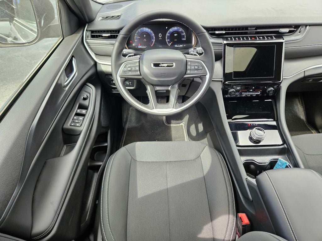 2026 Jeep Grand Cherokee GRAND CHEROKEE L LAREDO X 4X2