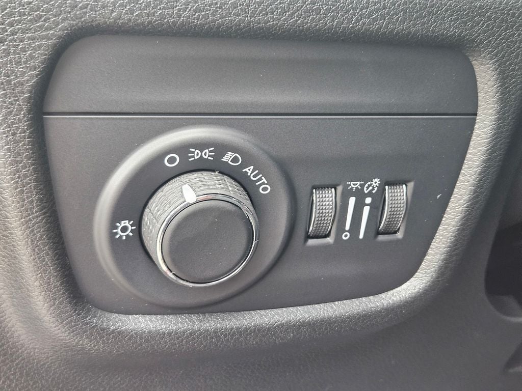 2026 Jeep Grand Cherokee GRAND CHEROKEE L LAREDO X 4X2