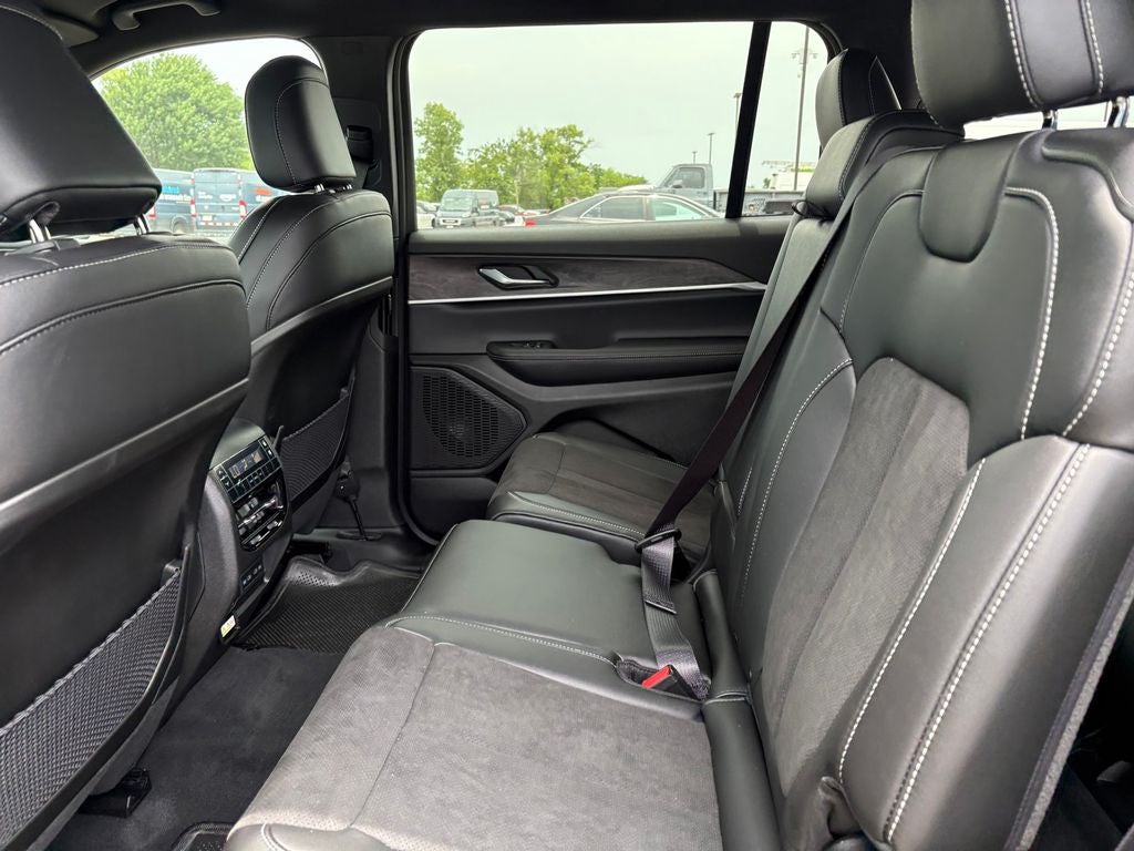 2026 Jeep Grand Cherokee GRAND CHEROKEE L LAREDO ALTITUDE 4X2