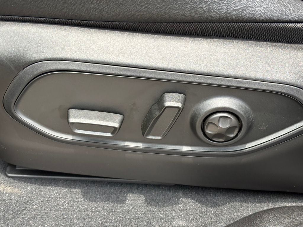 2026 Jeep Grand Cherokee GRAND CHEROKEE L LAREDO ALTITUDE 4X2