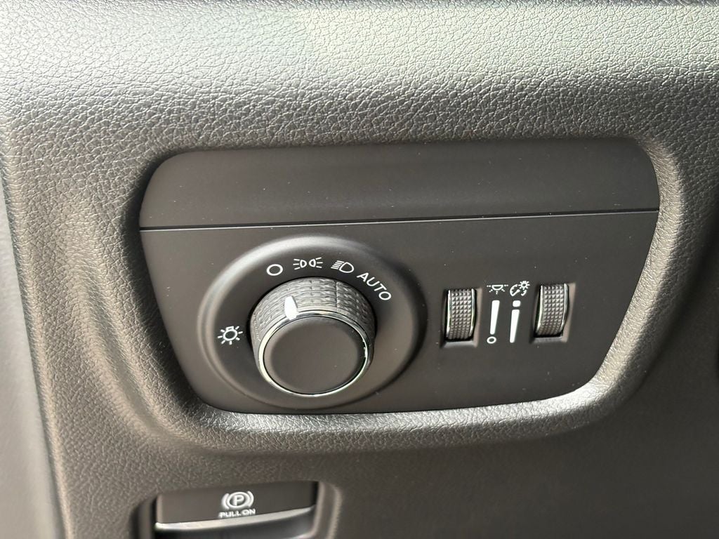 2026 Jeep Grand Cherokee GRAND CHEROKEE L LAREDO ALTITUDE 4X2