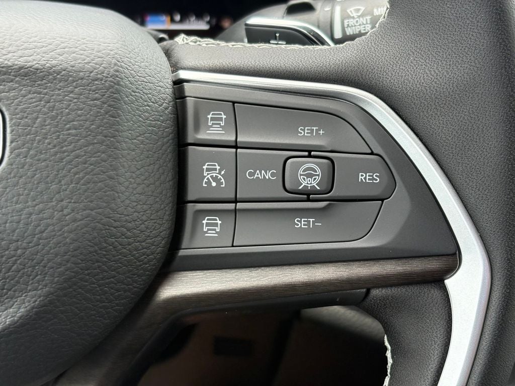 2026 Jeep Grand Cherokee GRAND CHEROKEE L LAREDO ALTITUDE 4X2