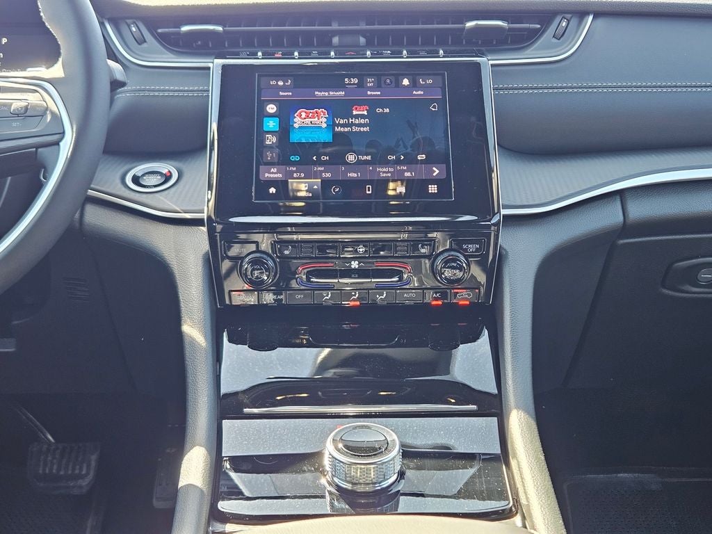 2026 Jeep Grand Cherokee GRAND CHEROKEE L LAREDO ALTITUDE 4X2