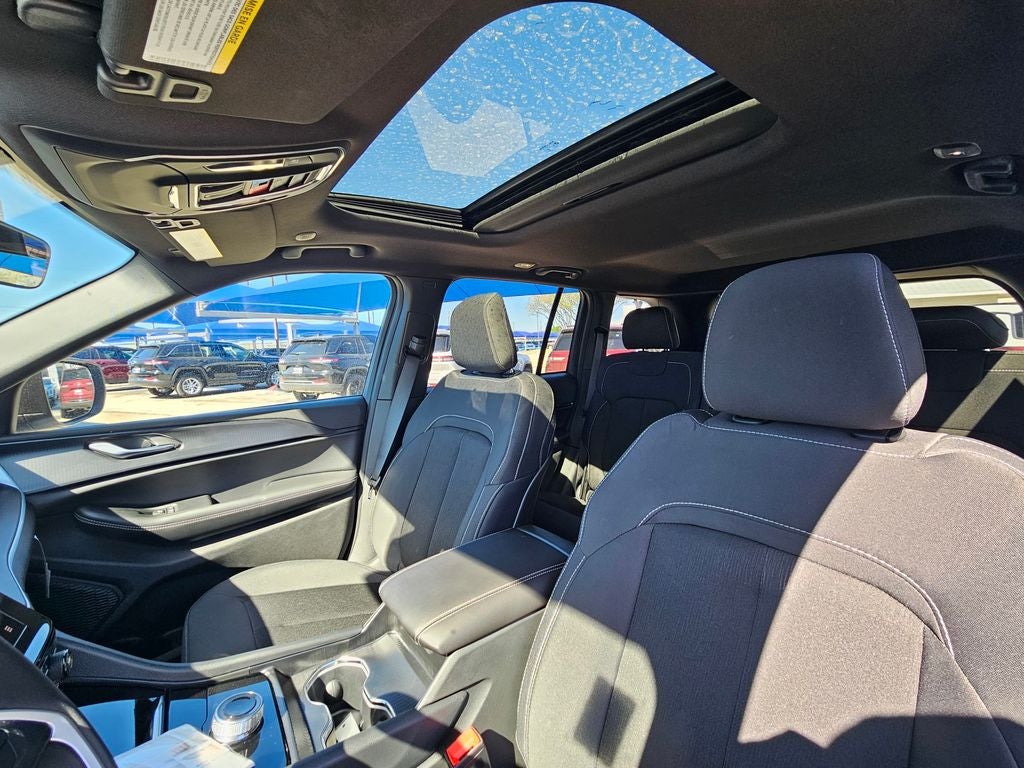 2026 Jeep Grand Cherokee GRAND CHEROKEE L LAREDO ALTITUDE 4X2