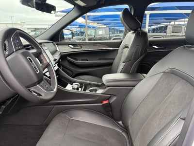 2026 Jeep Grand Cherokee GRAND CHEROKEE L LAREDO ALTITUDE 4X2