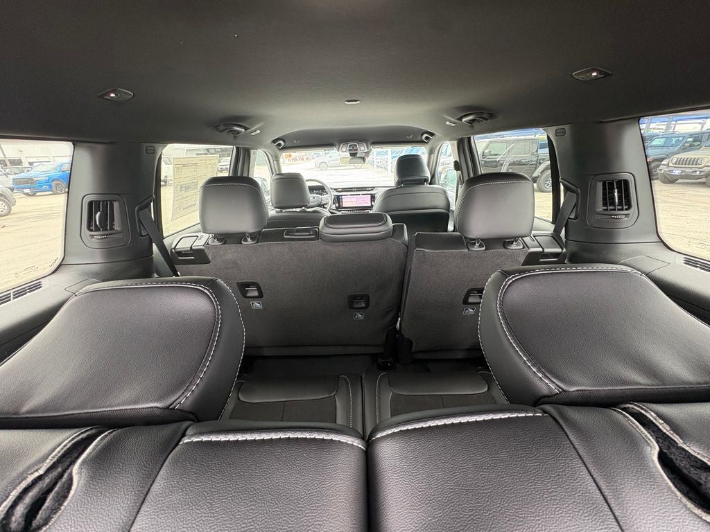 2026 Jeep Grand Cherokee GRAND CHEROKEE L LAREDO ALTITUDE 4X2