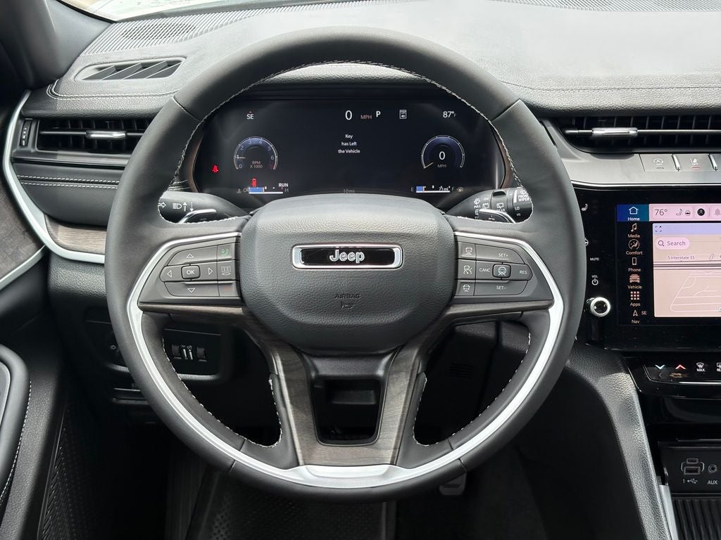 2026 Jeep Grand Cherokee GRAND CHEROKEE L LAREDO ALTITUDE 4X2