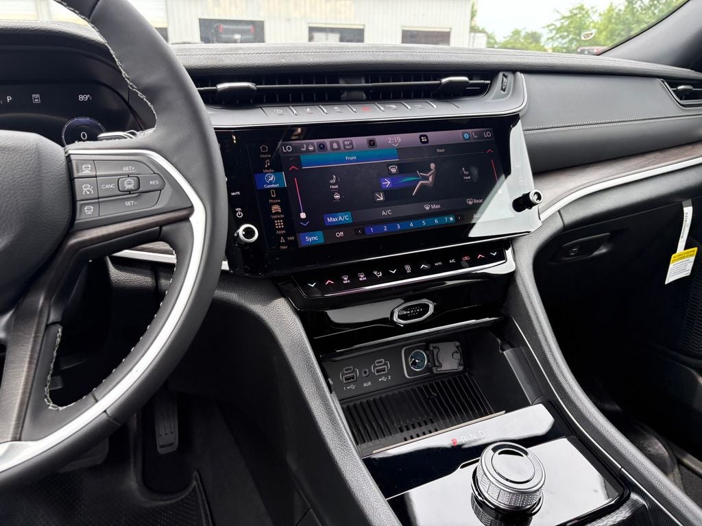2026 Jeep Grand Cherokee GRAND CHEROKEE L LAREDO ALTITUDE 4X2