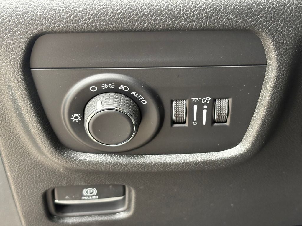 2026 Jeep Grand Cherokee GRAND CHEROKEE L LAREDO ALTITUDE 4X2
