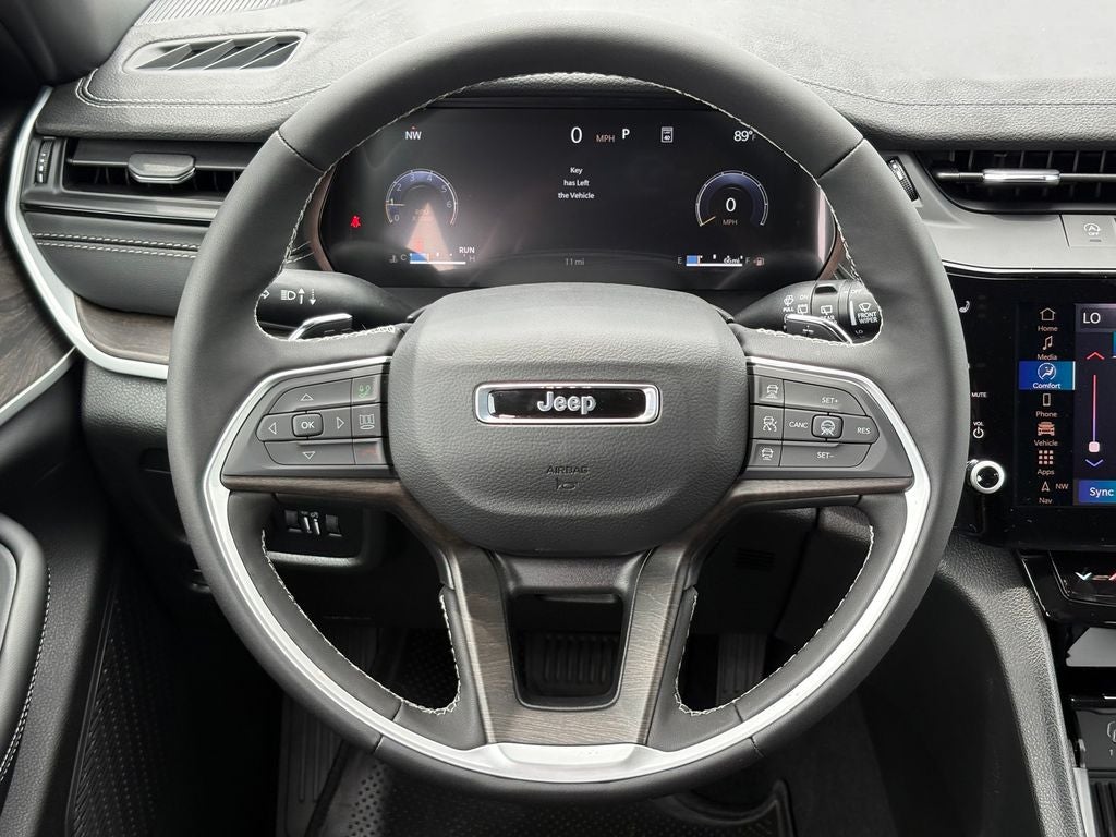 2026 Jeep Grand Cherokee GRAND CHEROKEE L LAREDO ALTITUDE 4X2