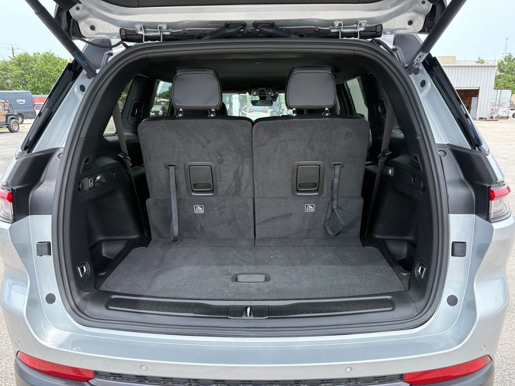 2026 Jeep Grand Cherokee GRAND CHEROKEE L LAREDO ALTITUDE 4X2
