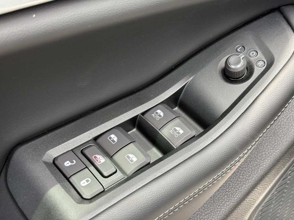 2026 Jeep Grand Cherokee GRAND CHEROKEE L LAREDO ALTITUDE 4X2