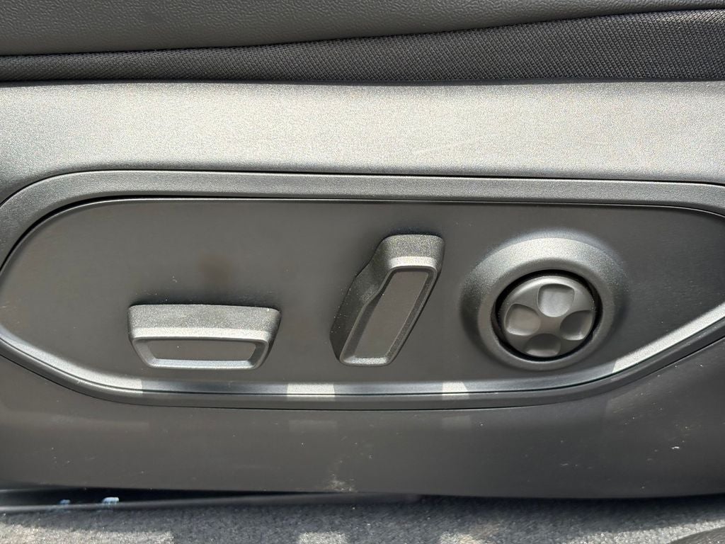 2026 Jeep Grand Cherokee GRAND CHEROKEE L LAREDO ALTITUDE 4X2