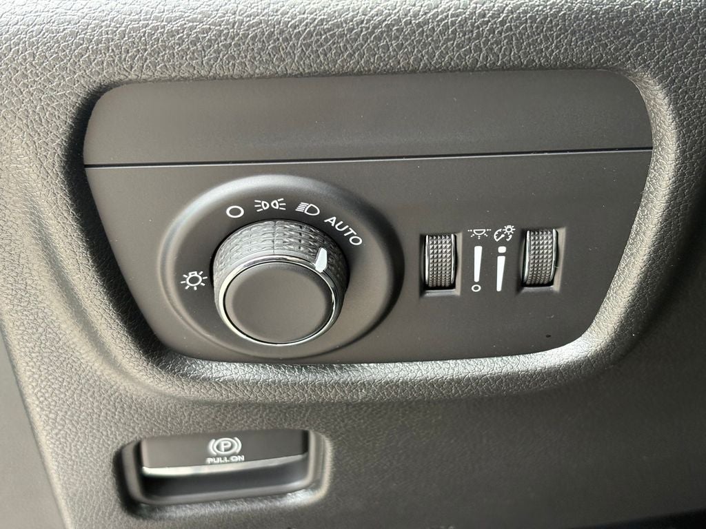 2026 Jeep Grand Cherokee GRAND CHEROKEE L LAREDO ALTITUDE 4X2