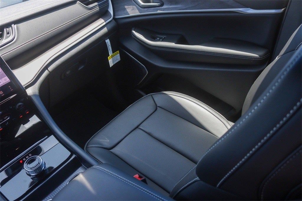 2025 Jeep Grand Cherokee GRAND CHEROKEE L LIMITED 4X2