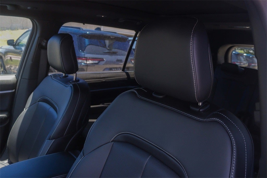 2025 Jeep Grand Cherokee GRAND CHEROKEE L LIMITED 4X2