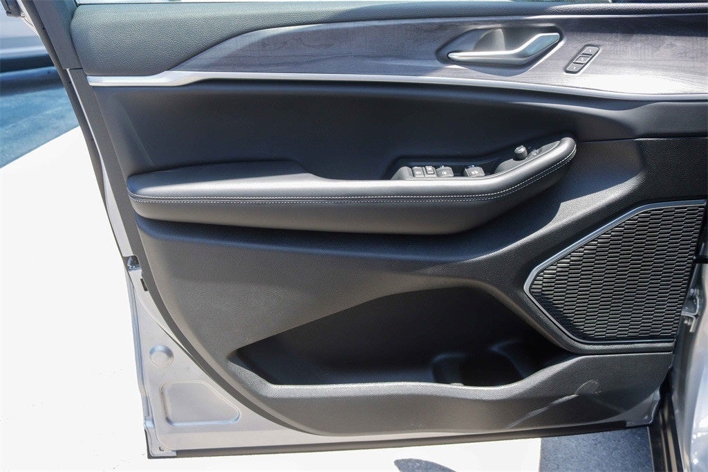 2025 Jeep Grand Cherokee GRAND CHEROKEE L LIMITED 4X2