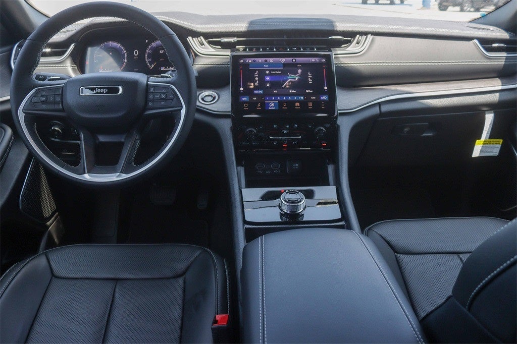 2025 Jeep Grand Cherokee GRAND CHEROKEE L LIMITED 4X2