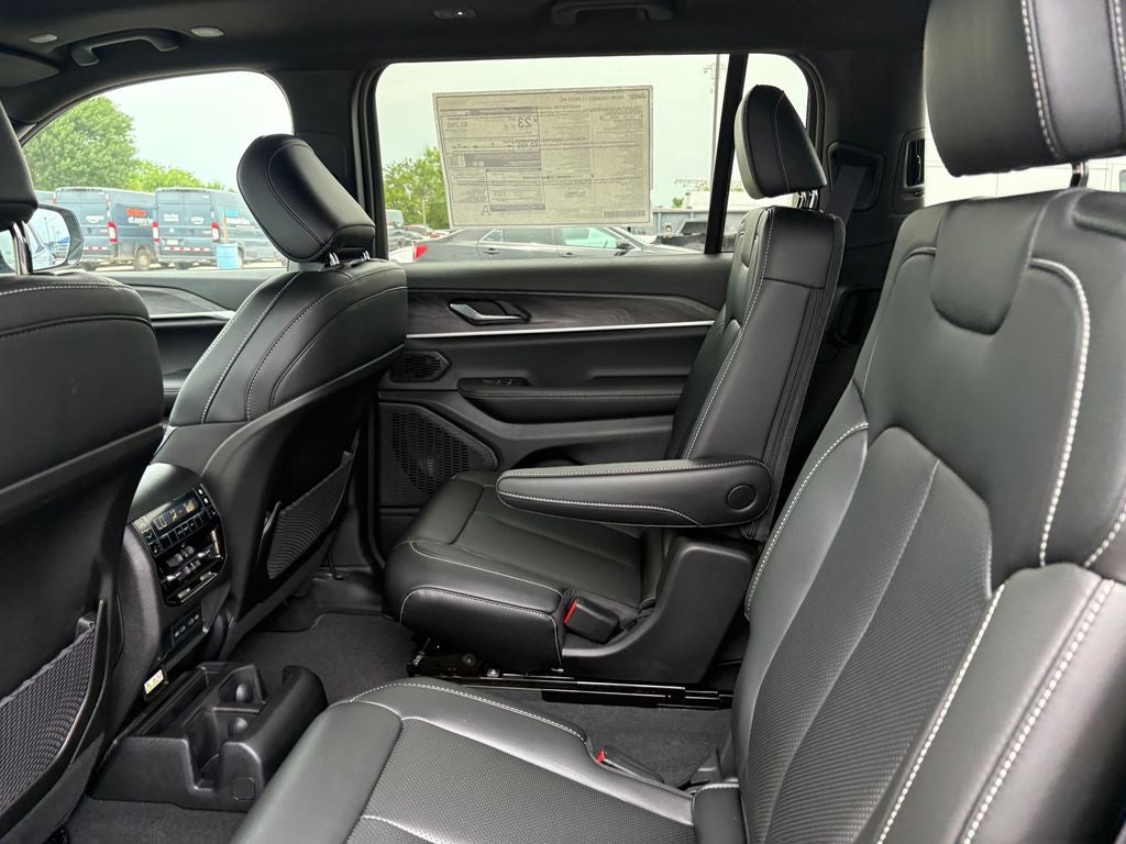 2026 Jeep Grand Cherokee GRAND CHEROKEE L LIMITED 4X2