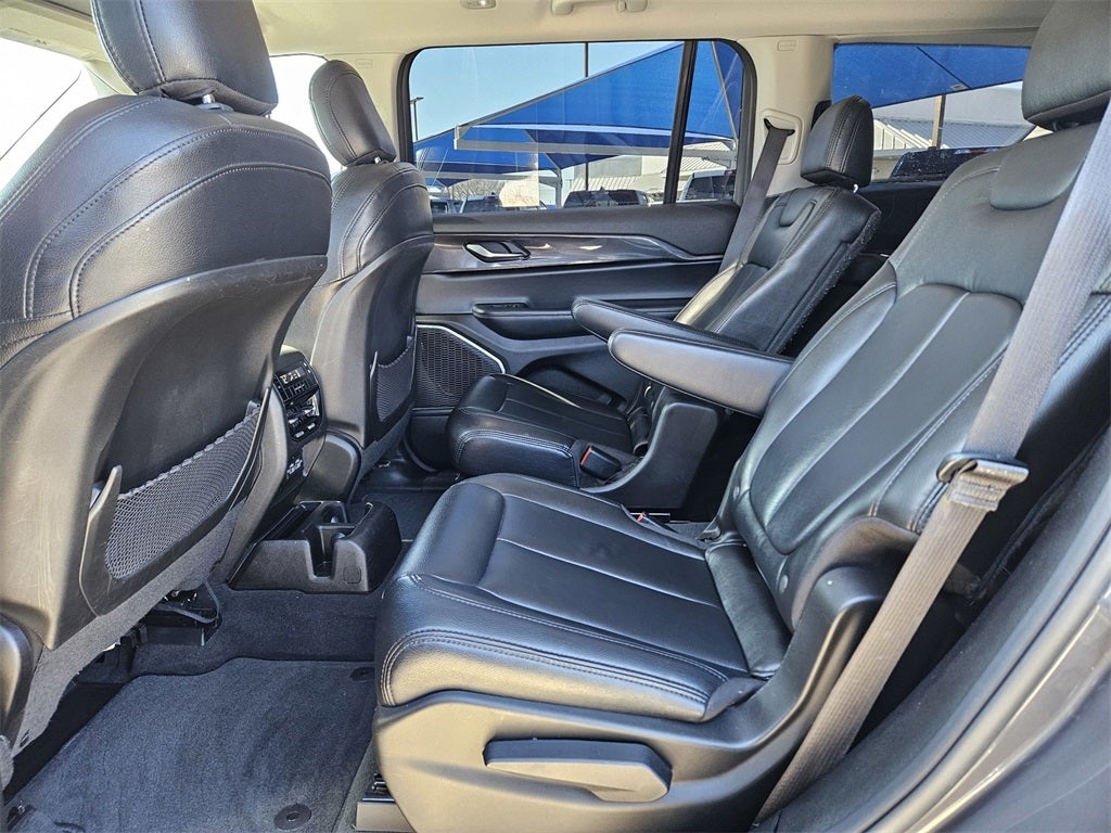 2022 Jeep Grand Cherokee L Laredo 4x4