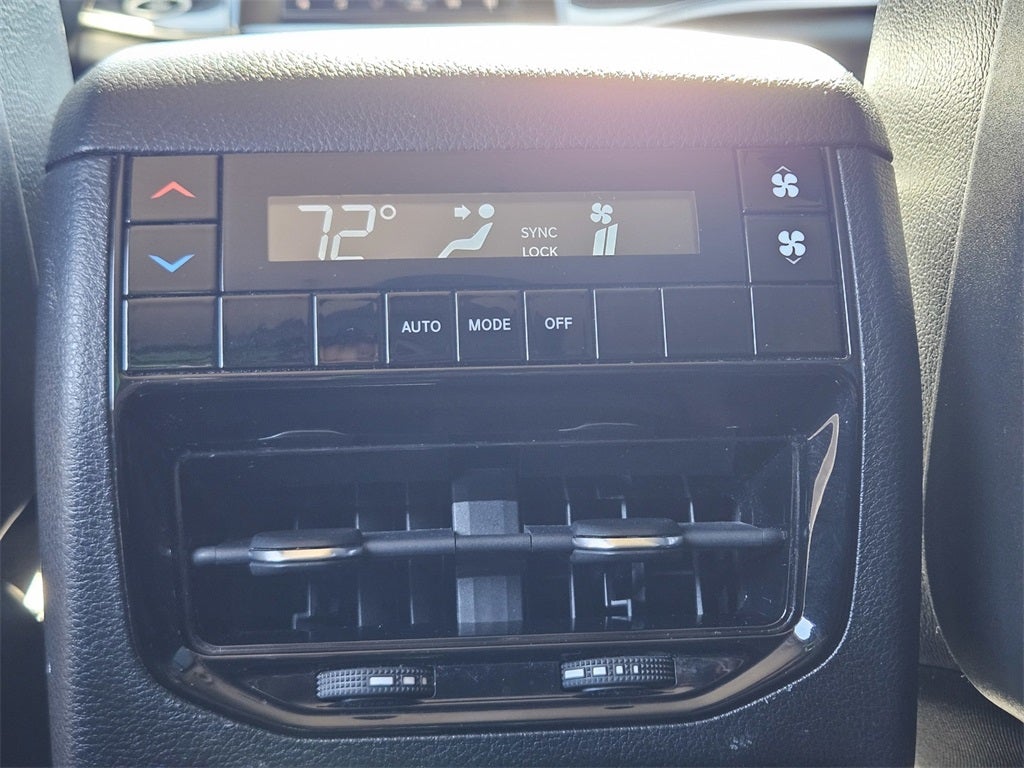 2022 Jeep Grand Cherokee L Laredo 4x4