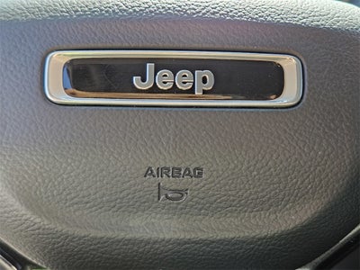 2022 Jeep Grand Cherokee L Laredo 4x4