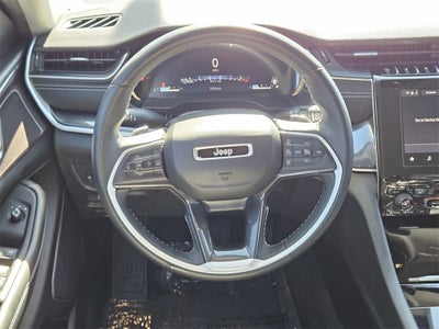 2022 Jeep Grand Cherokee L Laredo 4x4