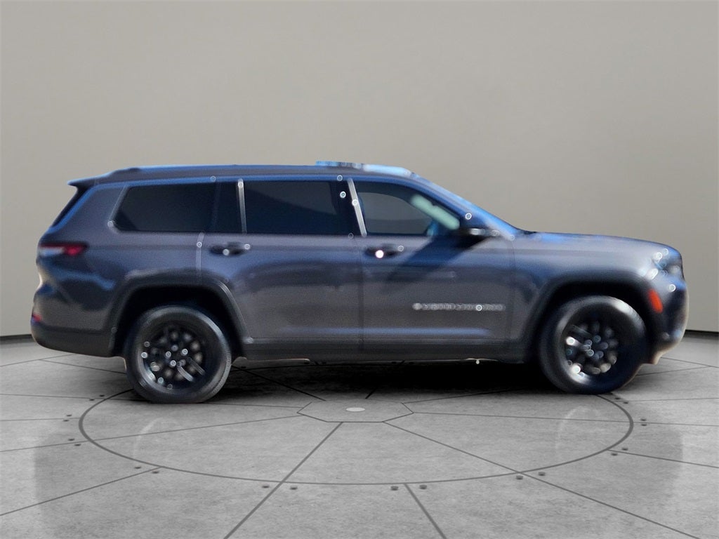 2022 Jeep Grand Cherokee L Laredo 4x4