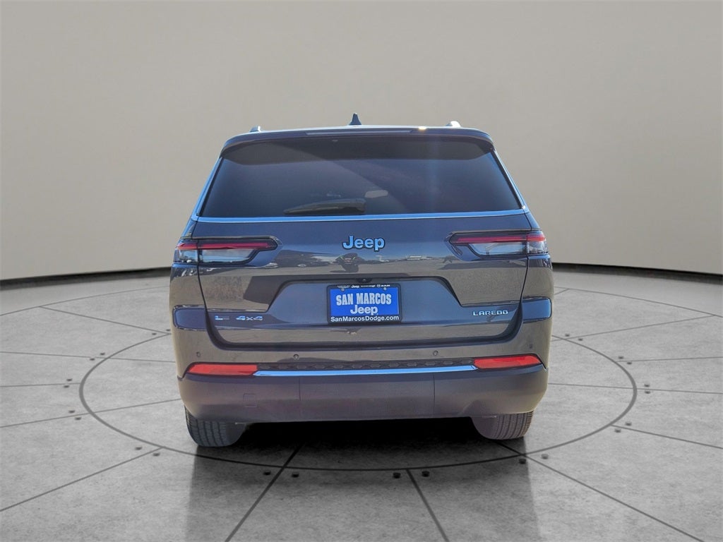 2022 Jeep Grand Cherokee L Laredo 4x4