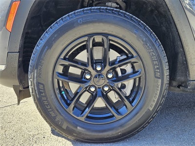 2022 Jeep Grand Cherokee L Laredo 4x4