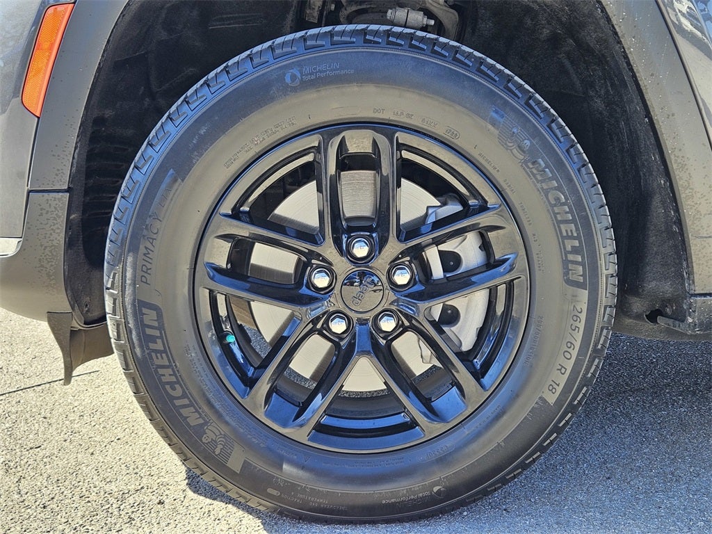 2022 Jeep Grand Cherokee L Laredo 4x4