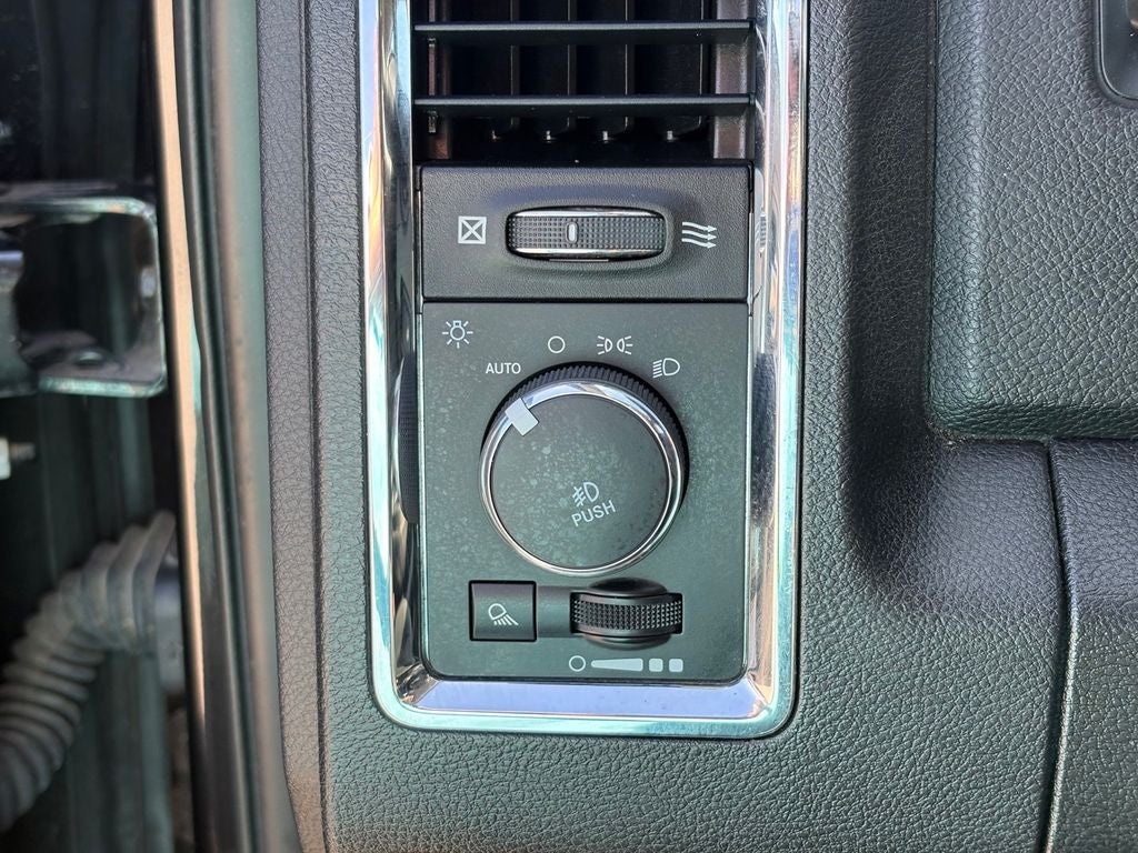 2018 RAM 1500 Laramie Quad Cab 4x2 6'4' Box