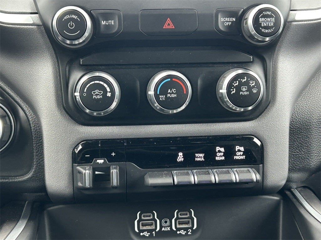 2022 RAM 1500 Lone Star Quad Cab 4x2 6'4' Box