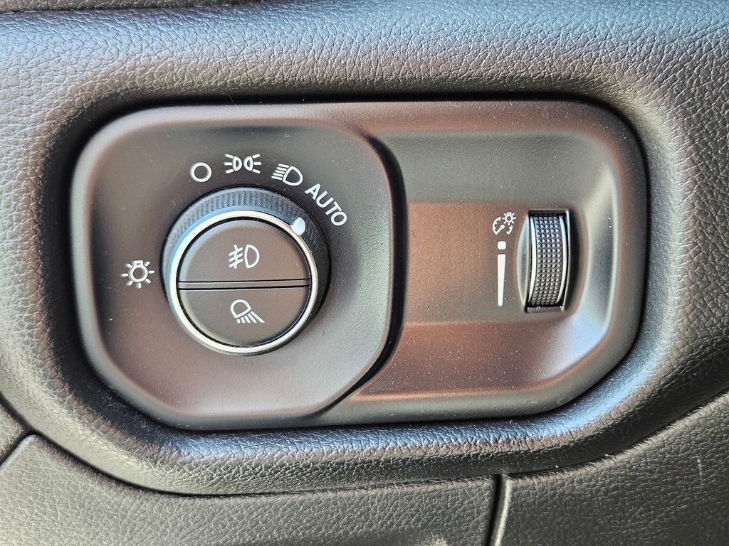 2023 RAM 1500 Lone Star Crew Cab 4x2 5'7' Box