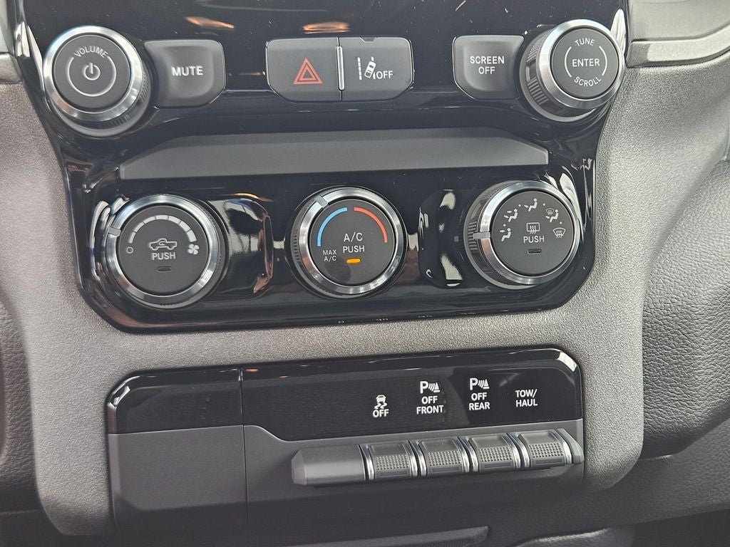 2026 RAM Ram 1500 RAM 1500 LONE STAR CREW CAB 4X2 5'7' BOX