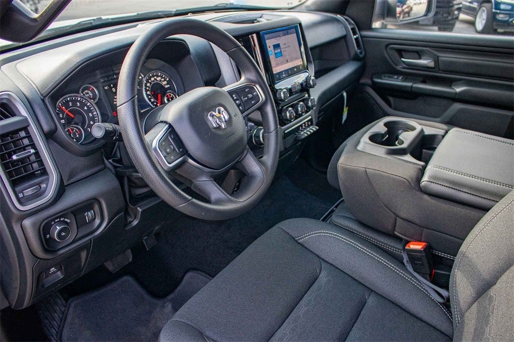 2026 RAM Ram 1500 RAM 1500 TRADESMAN CREW CAB 4X2 5'7' BOX