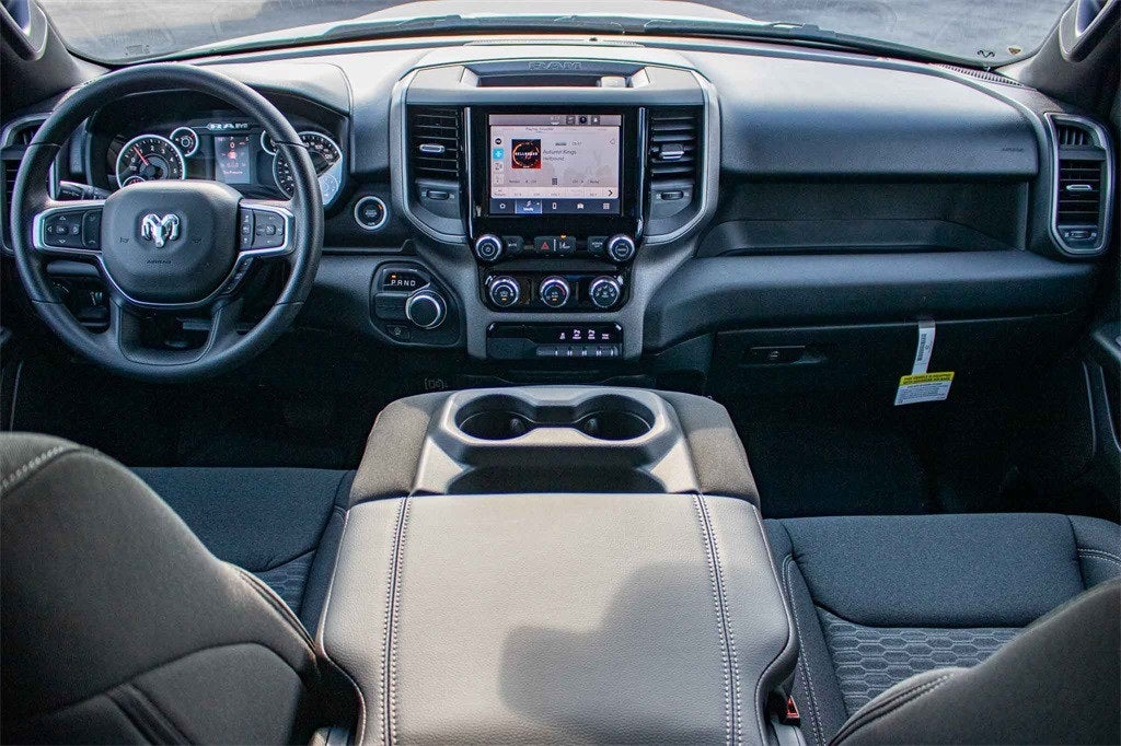 2026 RAM Ram 1500 RAM 1500 TRADESMAN CREW CAB 4X2 5'7' BOX