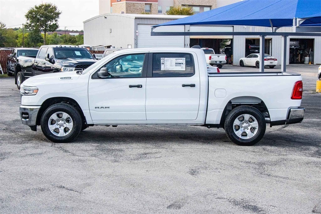 2026 RAM Ram 1500 RAM 1500 TRADESMAN CREW CAB 4X2 5'7' BOX