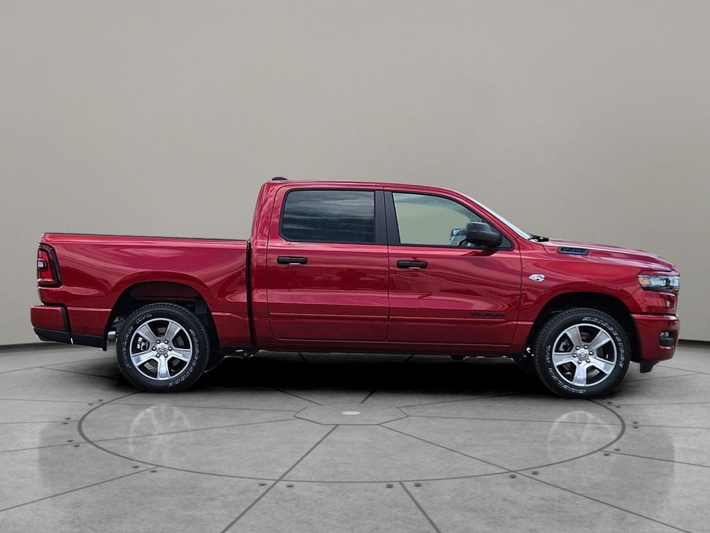 2026 RAM Ram 1500 RAM 1500 EXPRESS CREW CAB 4X2 5'7' BOX
