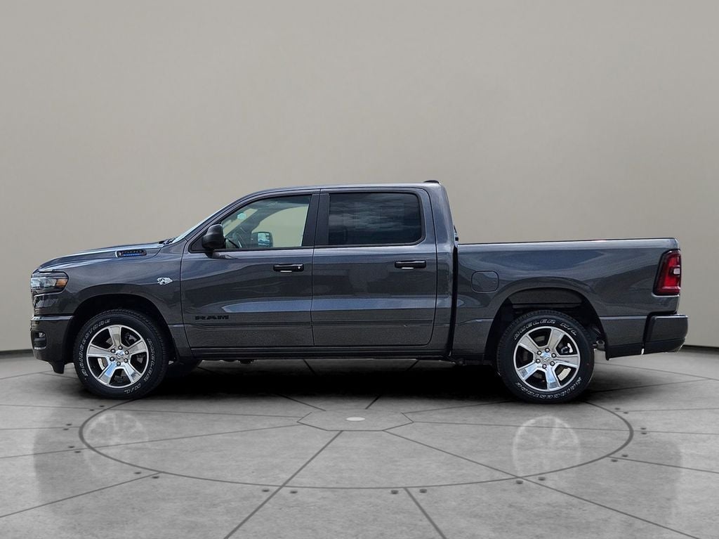 2026 RAM Ram 1500 RAM 1500 EXPRESS CREW CAB 4X2 5'7' BOX