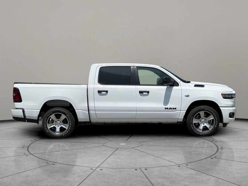 2026 RAM Ram 1500 RAM 1500 EXPRESS CREW CAB 4X2 5'7' BOX