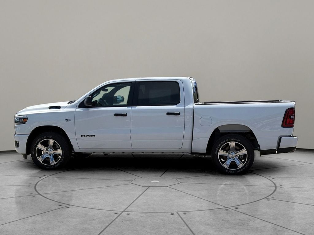 2026 RAM Ram 1500 RAM 1500 EXPRESS CREW CAB 4X2 5'7' BOX