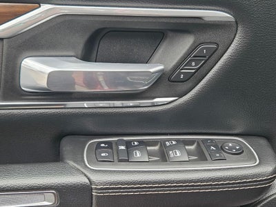 2022 RAM 1500 Laramie Crew Cab 4x2 5'7' Box