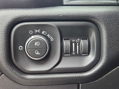 2022 RAM 1500 Laramie Crew Cab 4x2 5'7' Box