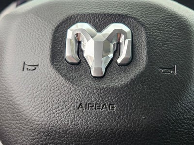 2022 RAM 1500 Laramie Crew Cab 4x2 5'7' Box