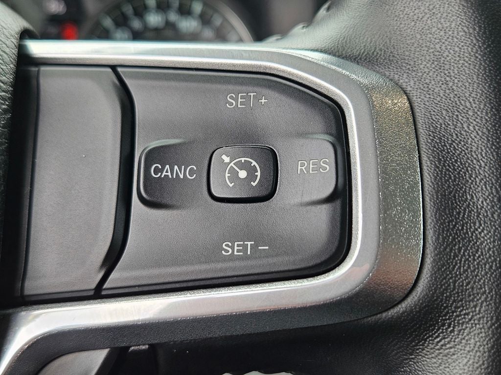 2022 RAM 1500 Laramie Crew Cab 4x2 5'7' Box